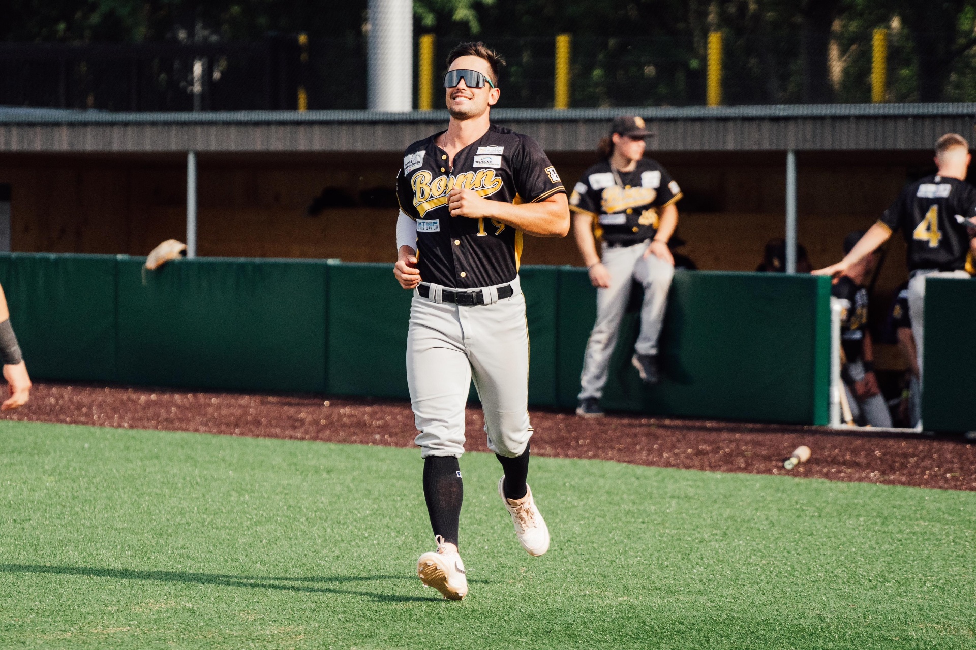 Chris jogging onto the field for Bonn